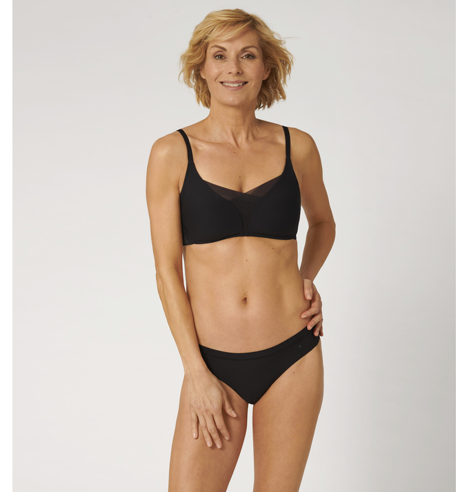 Sporty Micro Brazilian String Triumph Slip Brasiliano